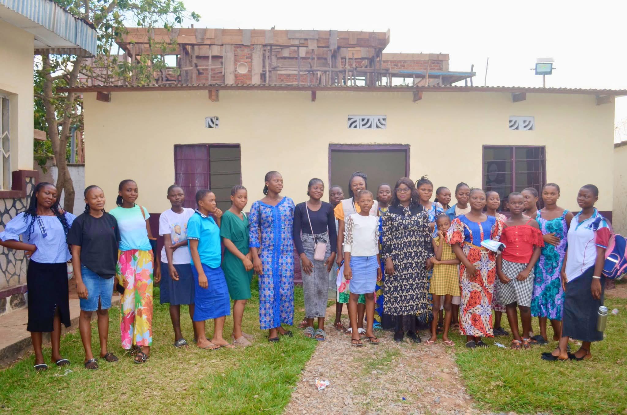 Kananga : dans trois Espaces Sûrs, les jeunes filles renforcent leur confiance et leur leadership
