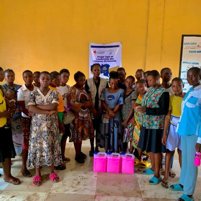 Kananga : la fabrication de bacterol, un nouveau savoir-faire pour près de 50 filles accompagnées par le projet VLFR