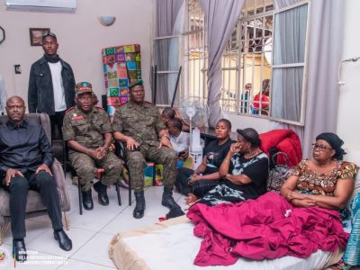 Crash de Kenge : Guy Kabombo auprès des familles des victimes pour témoigner de la solidarité des FARDC
